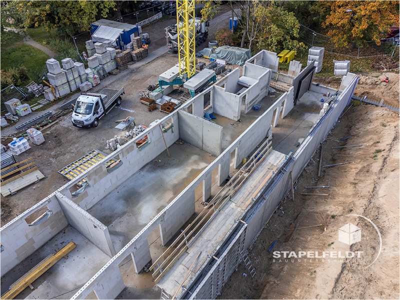 Luftaufnahmen | öffentlicher Neubau einer Rettungswache für das Johanniter-Krankenhaus Geesthacht durch das Bauunternehmen Stapelfeldt Bauunternehmung